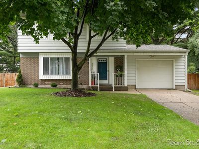 4970 Westshire Dr NW, Comstock Park, MI, 49321