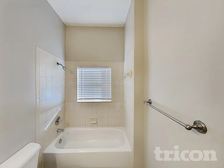 13305 Silvercreek Dr — Photo 9