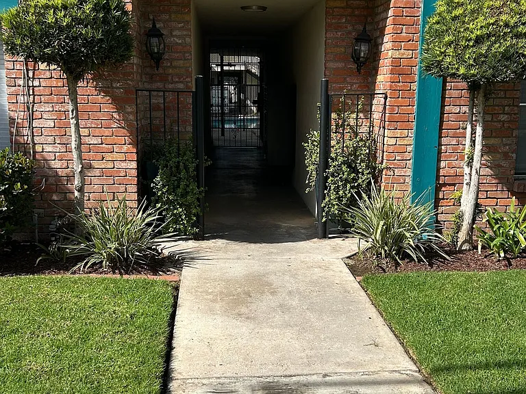 Lincoln Greens — Photo 14