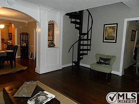 4th image of 510 Valencia St