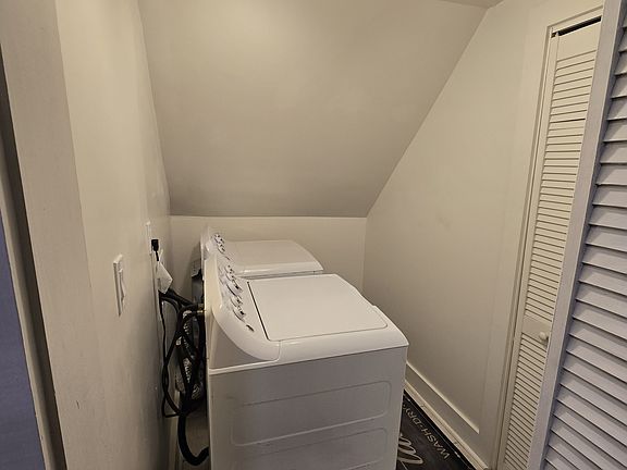 2nd image of 1834 Highland Ave #B