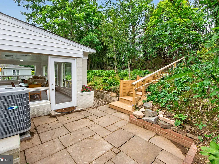 3305 W Coquelin Ter — Photo 31