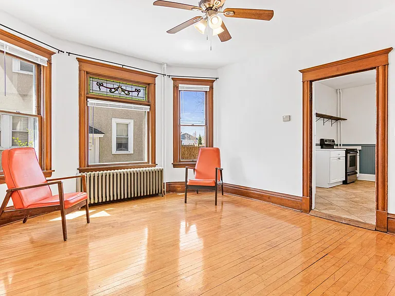 47 Lowry Ave NE #1 — Photo 4