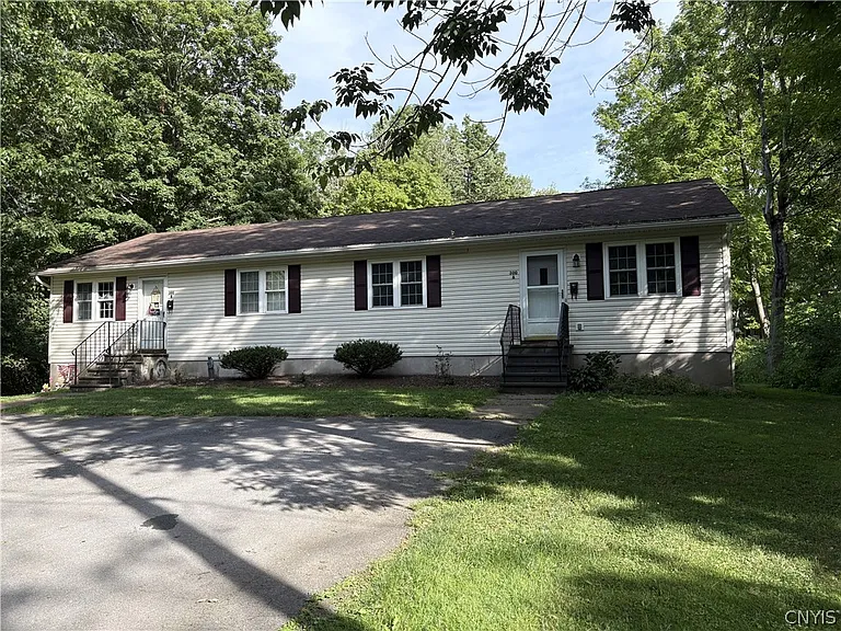 300A Verona St — Photo 1