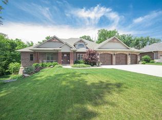 1818 Rustic Oak Dr, Washington, IL 61571