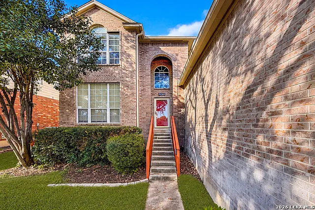 5 bed, 3.5 bath, 2695 sqft, $2,400 — Photo 3