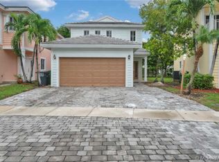 363 NE 35th Ter, Homestead, FL 33033