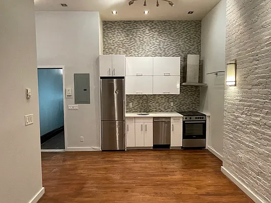 Rented by Compass | media 14