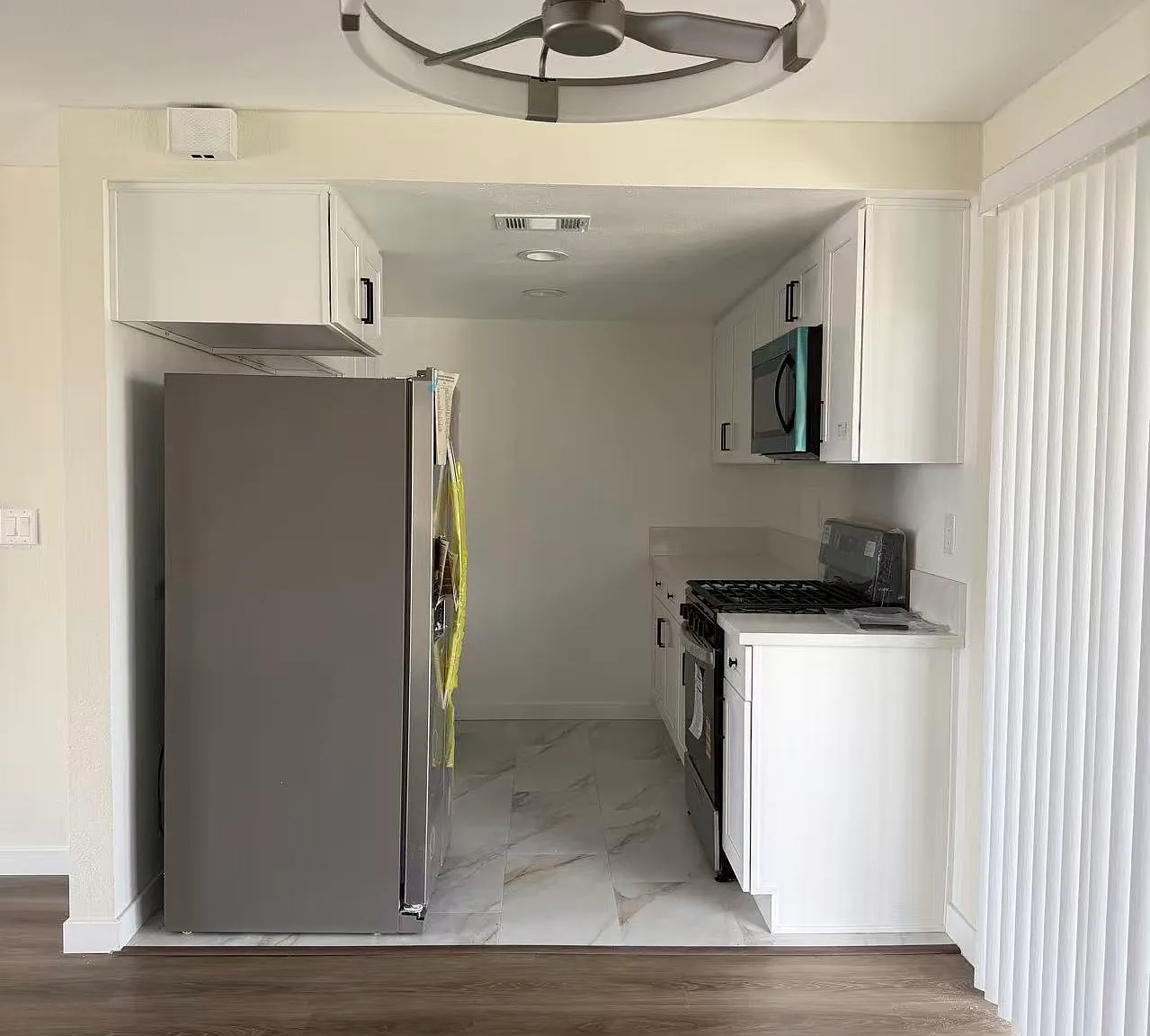 3 bed, 1250 sqft, $3,100 — Photo 2