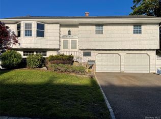 1657 Fairfax Ave, West Islip, NY 11795