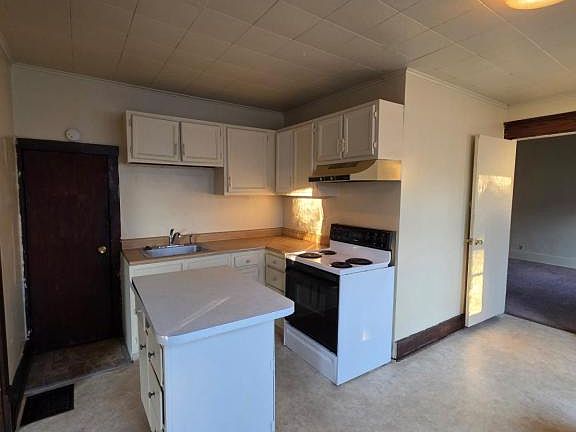 2nd image of 600 S Armstrong St #1