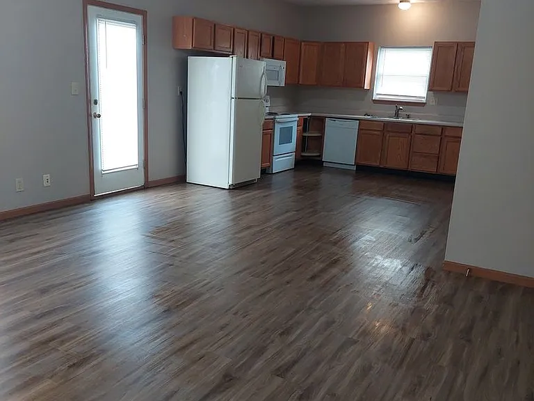 3280 Hopkins Ct — Photo 3