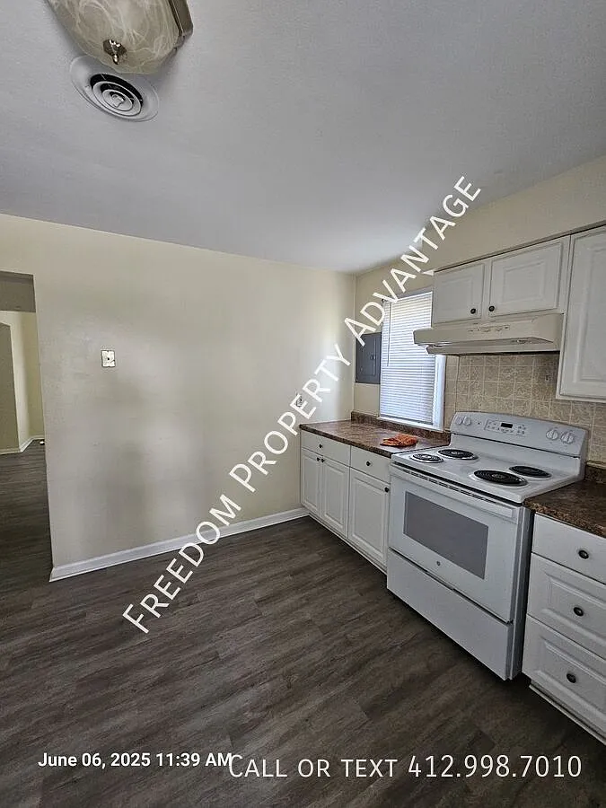 130 Hall Ave Bottom Unit - Washington — Photo 4