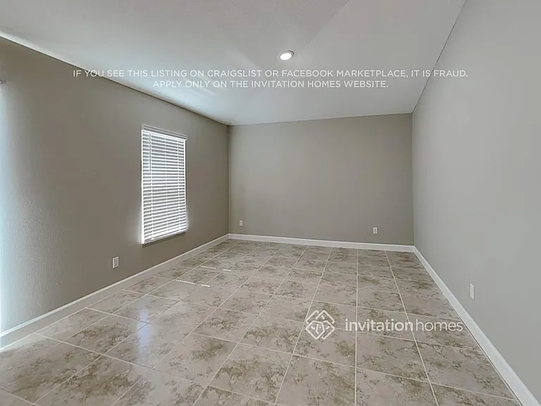 558 Oldenberg St SW — Photo 4