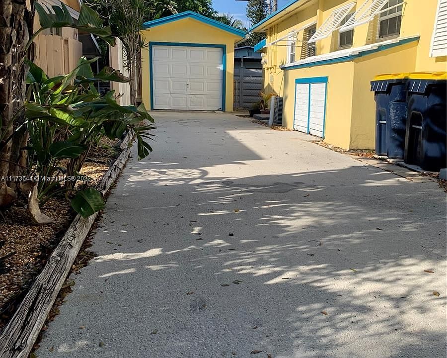 1st image of 39 SE 13th St #1-2