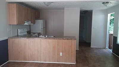 Lakeside — Photo 13