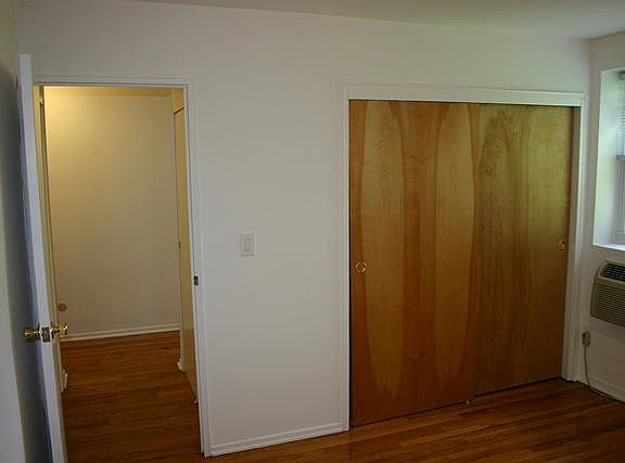 4th image of 527 Bloomfield Ave APT A8
