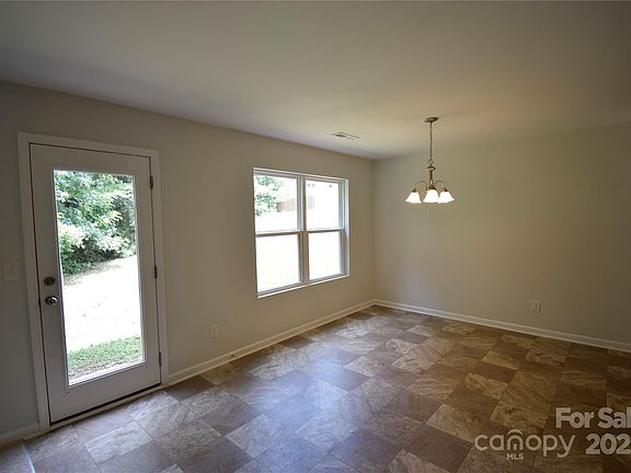 4th image of 9721 Castle Terrace Ct