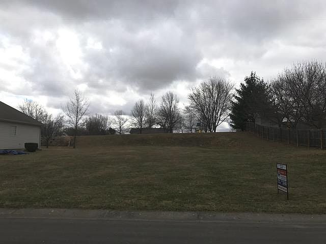2nd image of 1213 SW Foxtail Dr