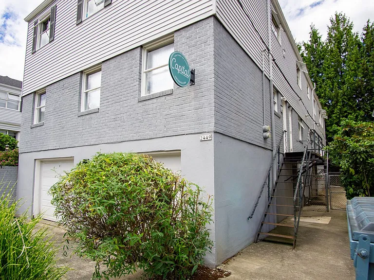 Great NW Location: Spacious 1 Bedroom Ready Now! — Photo 2