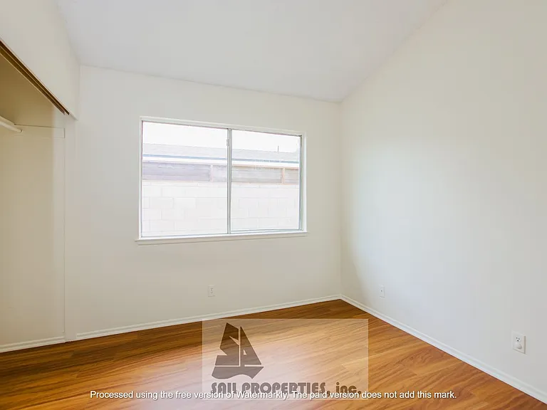 8461 Lomond Dr — Photo 13