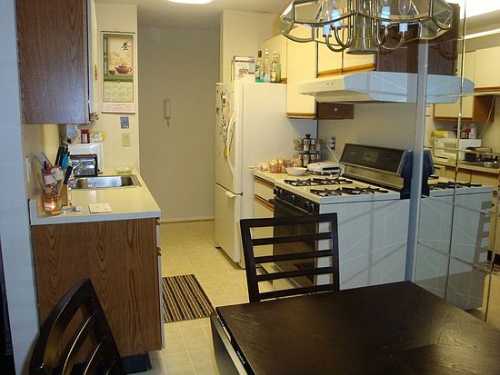 2nd image of 132 Regency Park Dr