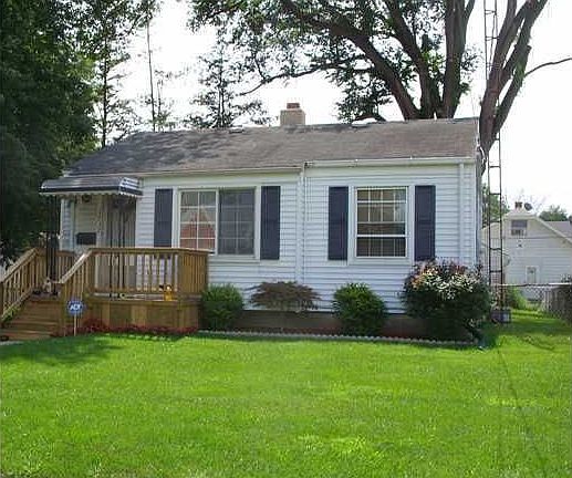 2nd image of 1737 Barrows St