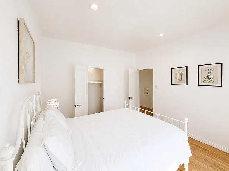 944 12th St #5A — Photo 12