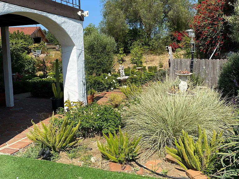 2910 Hill Valley Dr — Photo 33