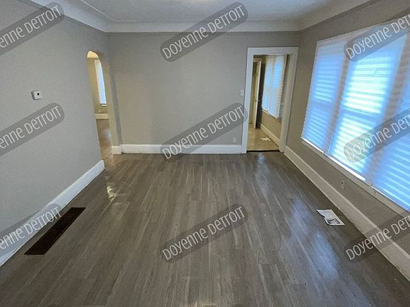 5th image of 5072 Somerset Ave