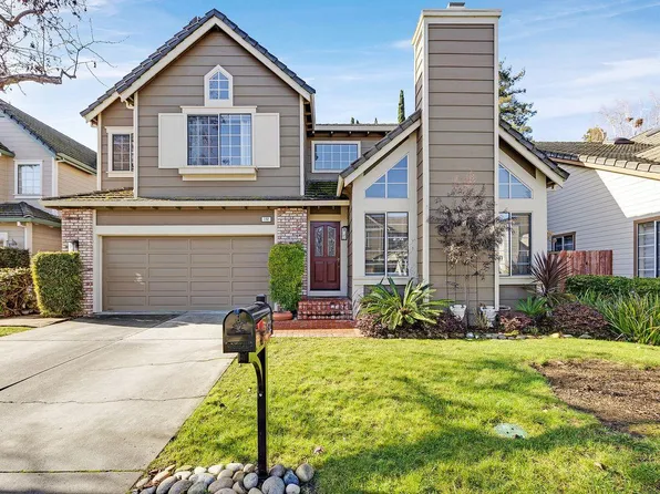 132 Danbury Ln, Redwood City, CA 94061