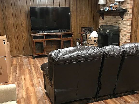 4th image of 1119 Alta Vista Dr