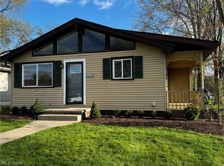 1178 Noble St, Barberton, OH 44203