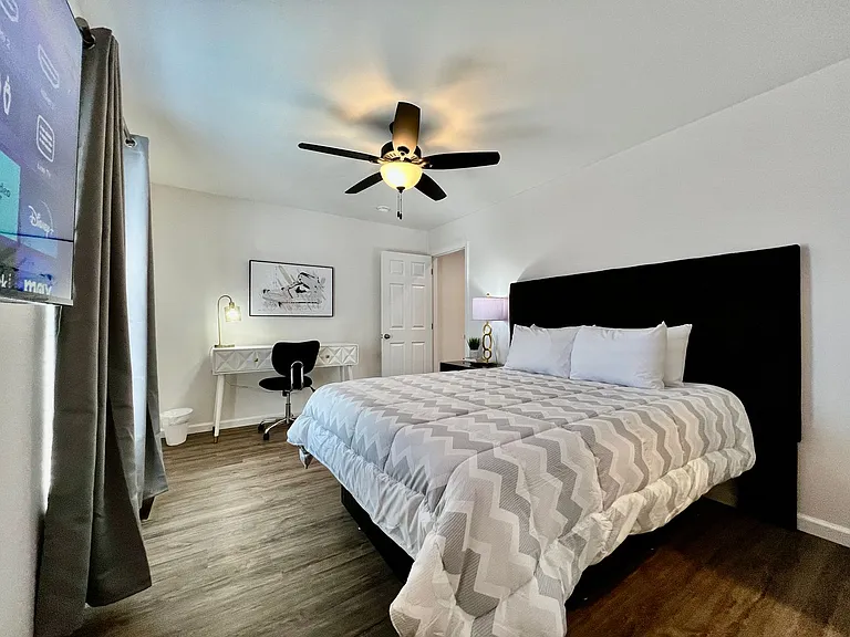 815 W Pearl St #C — Photo 13