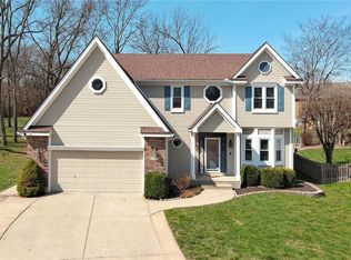 1236 SW Creekside Dr, Lees Summit, MO 64081