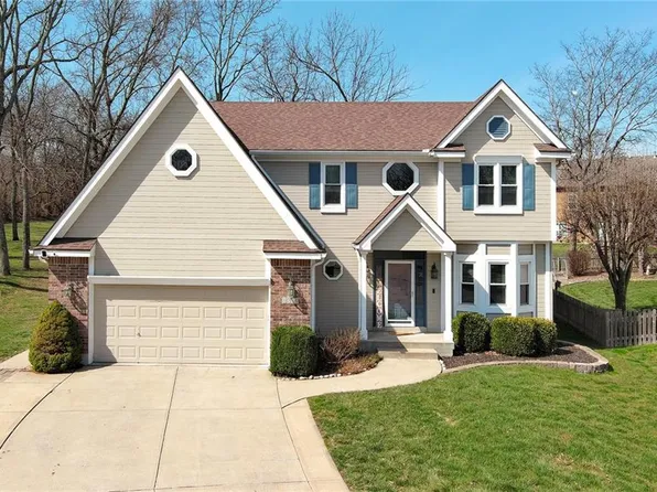 1236 SW Creekside Dr, Lees Summit, MO 64081