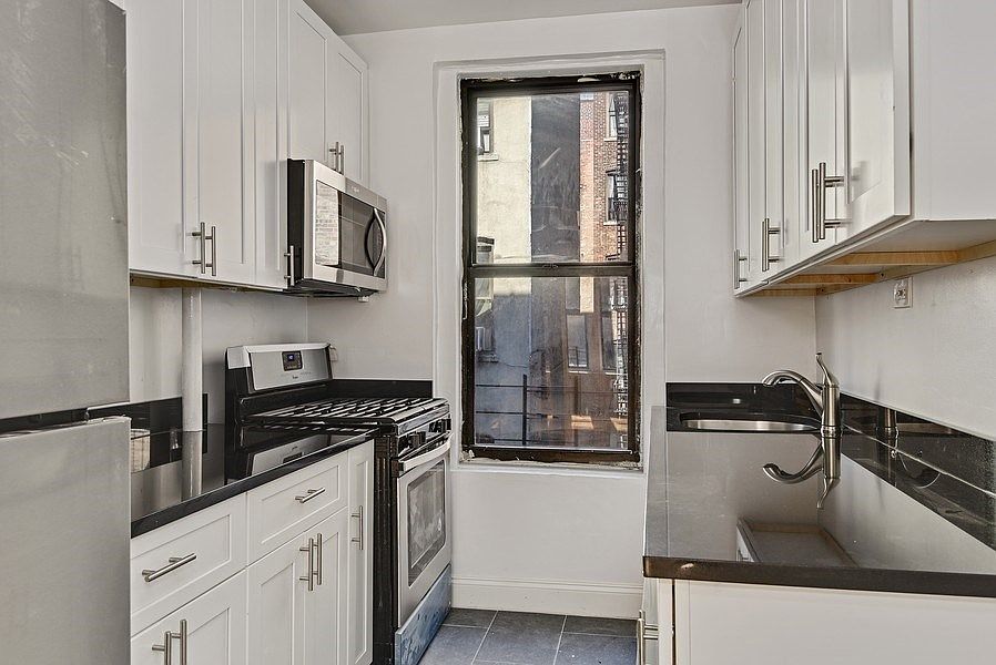 1st image of 48 Pinehurst Ave APT 33