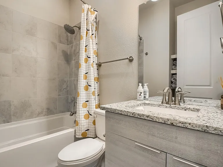 1625 N King St #1 — Photo 16