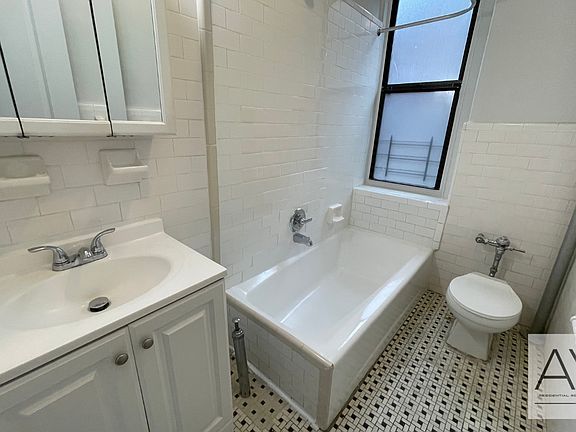5th image of 272 Lincoln Pl #4