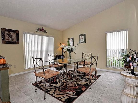 3rd image of 594 Queensbridge Dr