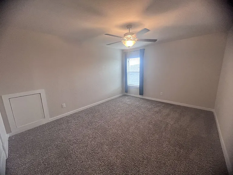 3237 Hyacinth — Photo 27