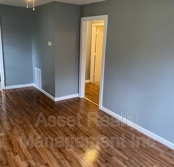 928 Vivian Ave — Photo 6