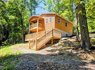 125 Deer Run Way, Dandridge, TN 37725
