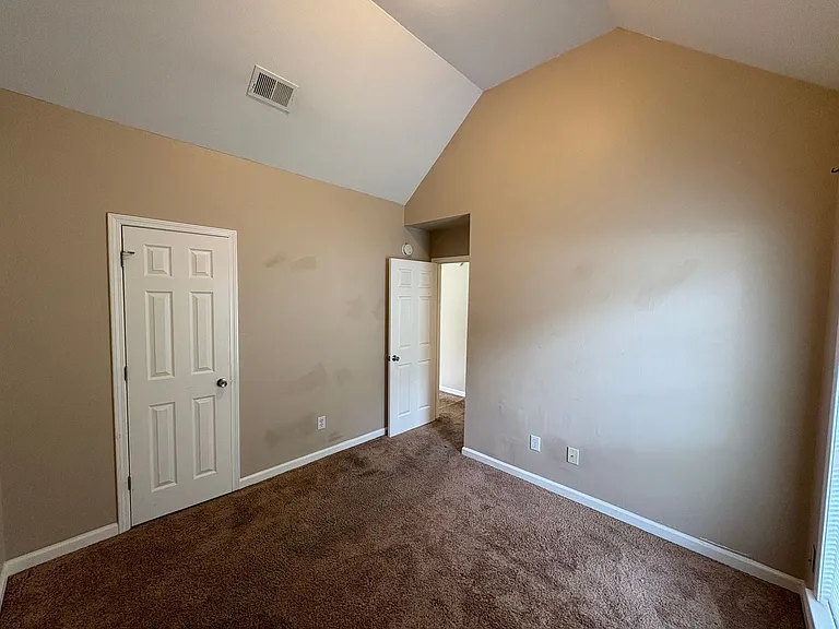 161 Mayfair Ln — Photo 16