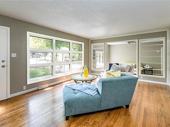 3rd image of 5645 Edith Ave