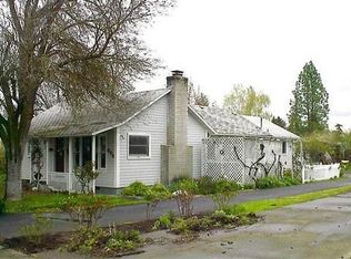 904 N 3rd St, Central Pt, OR 97502