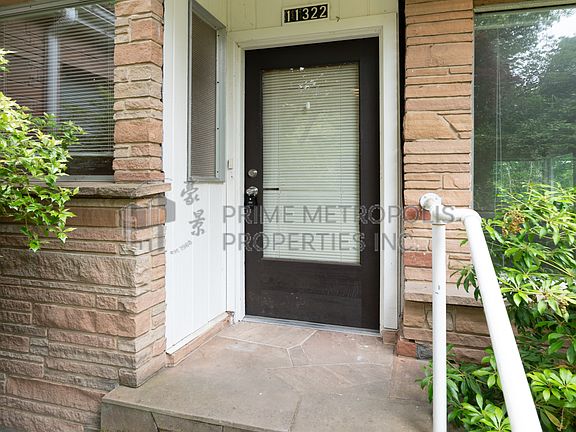 3rd image of 11322 Exeter Ave NE