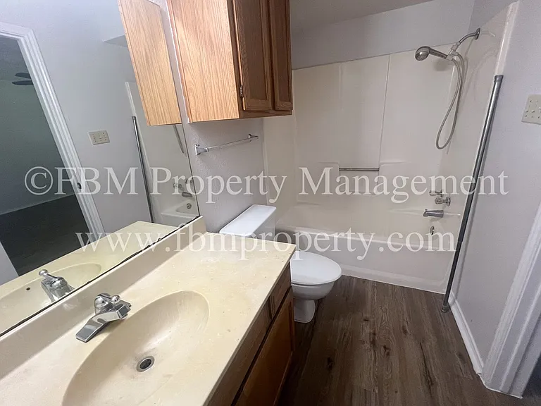 221 Highland Ave #A — Photo 10