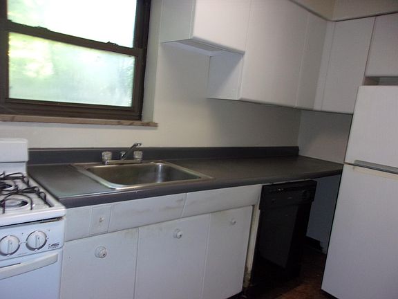 5th image of 277 Linwood Ave APT 9B