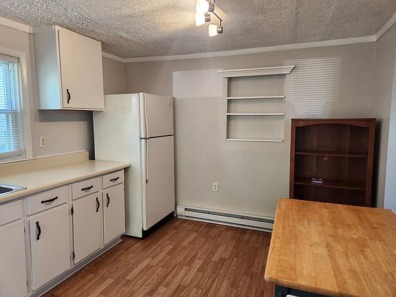 5th image of 410 Highland Ave